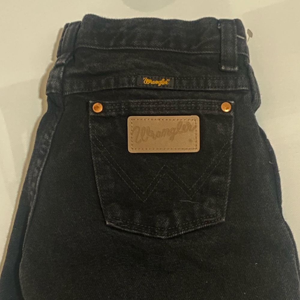 Wrangler black cut off shorts.